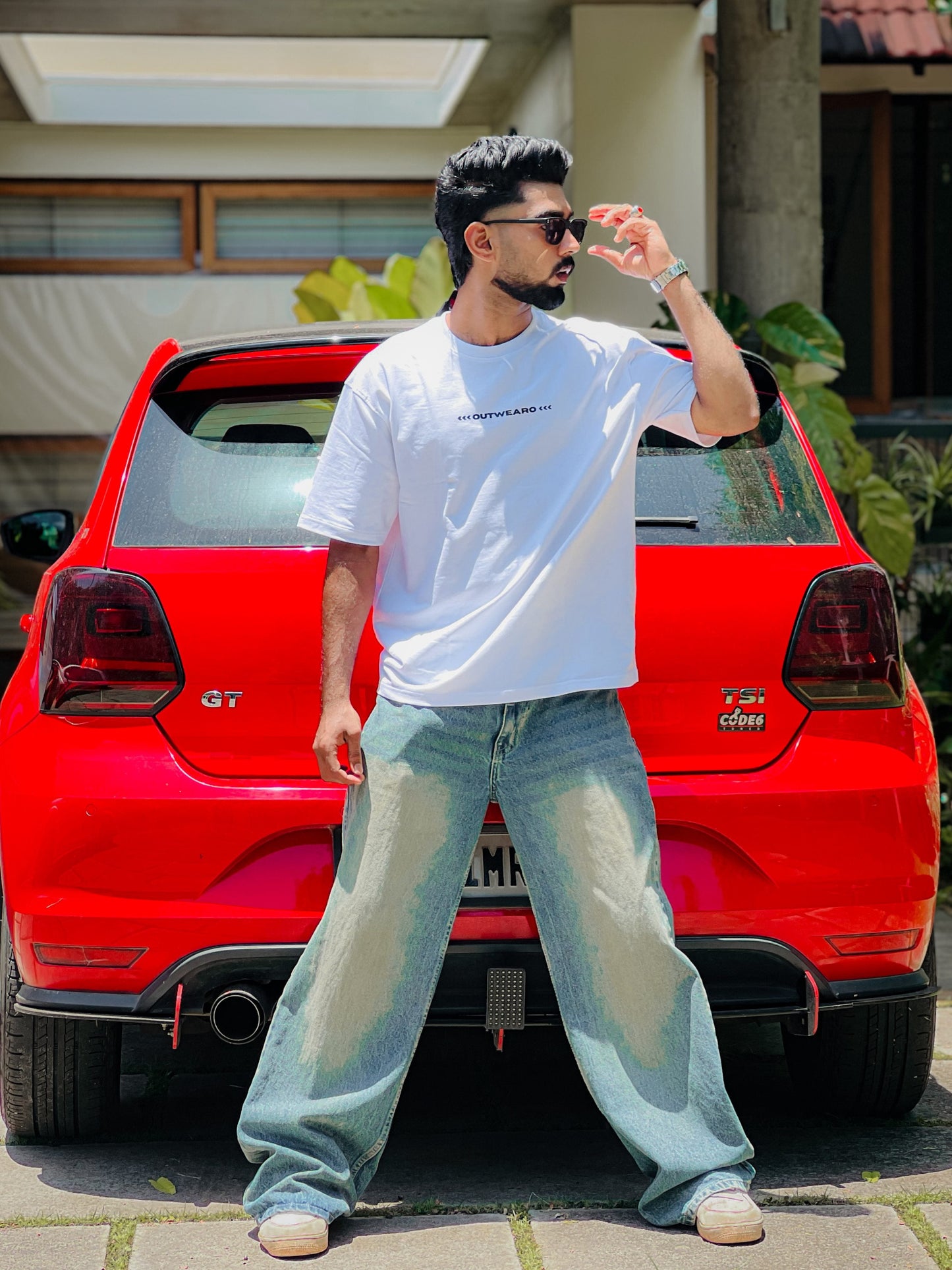 Oversized Sports car Tshirt White - outwearo
