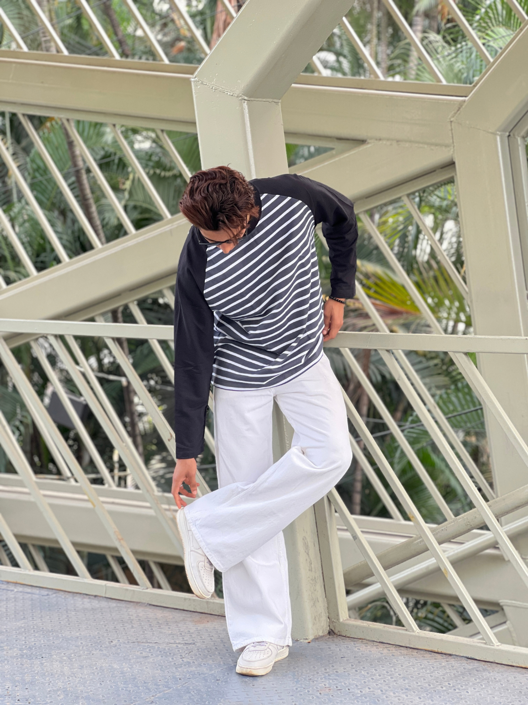 Fullsleeve striped Reglan sleeve Grey Body