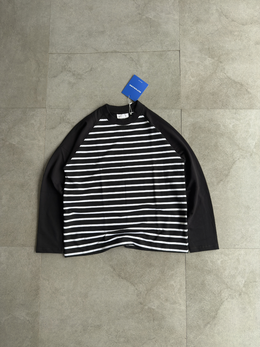 Fullsleeve striped Reglan sleeve Body
