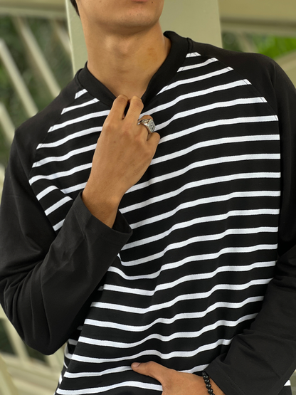 Fullsleeve striped Reglan sleeve Body