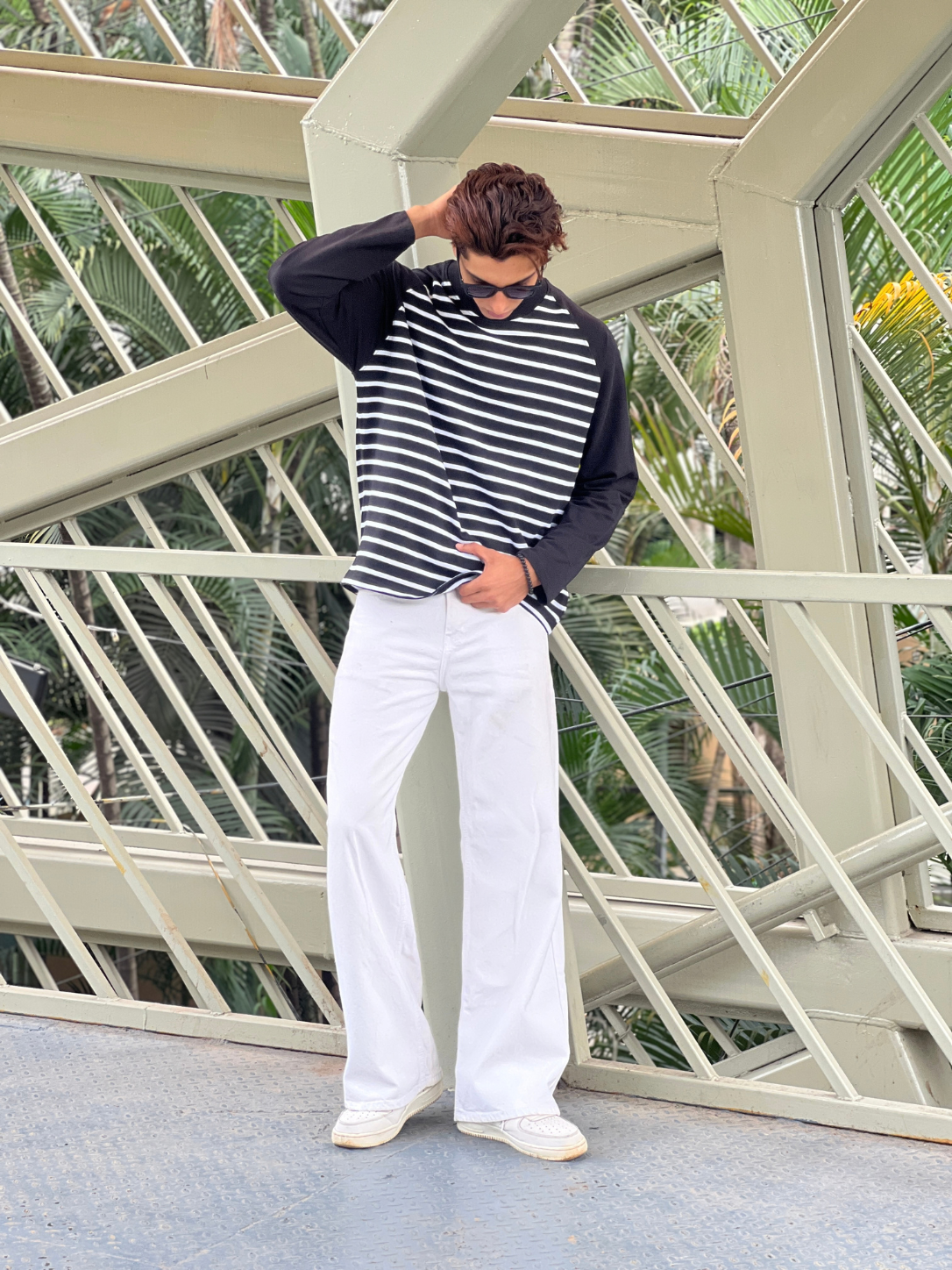 Fullsleeve striped Reglan sleeve Body