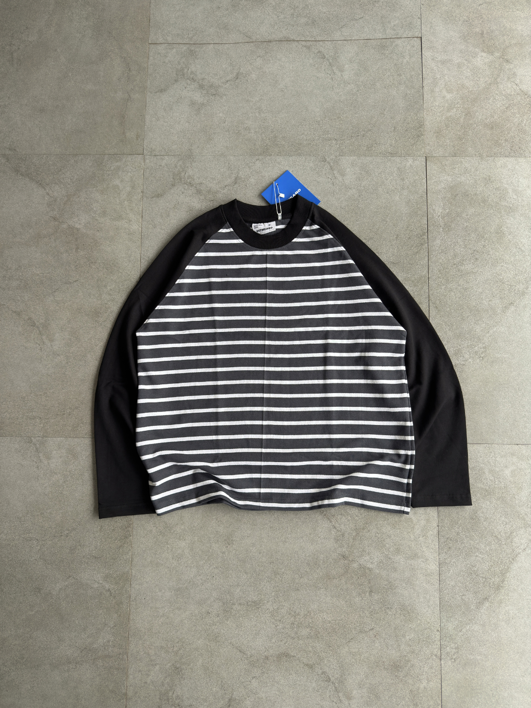 Fullsleeve striped Reglan sleeve Grey Body