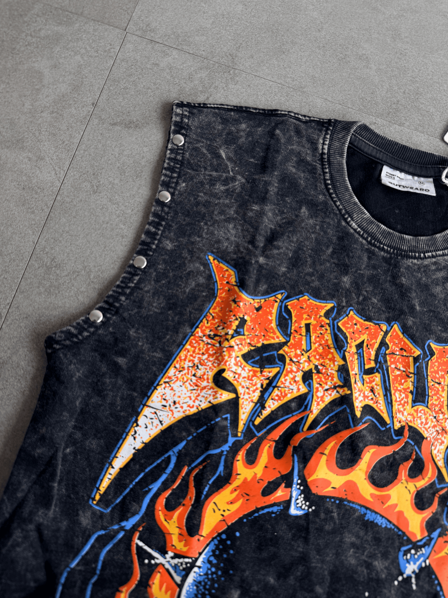 Acid wash sleeveless tshirt Flame printed Sleeve stud - outwearo