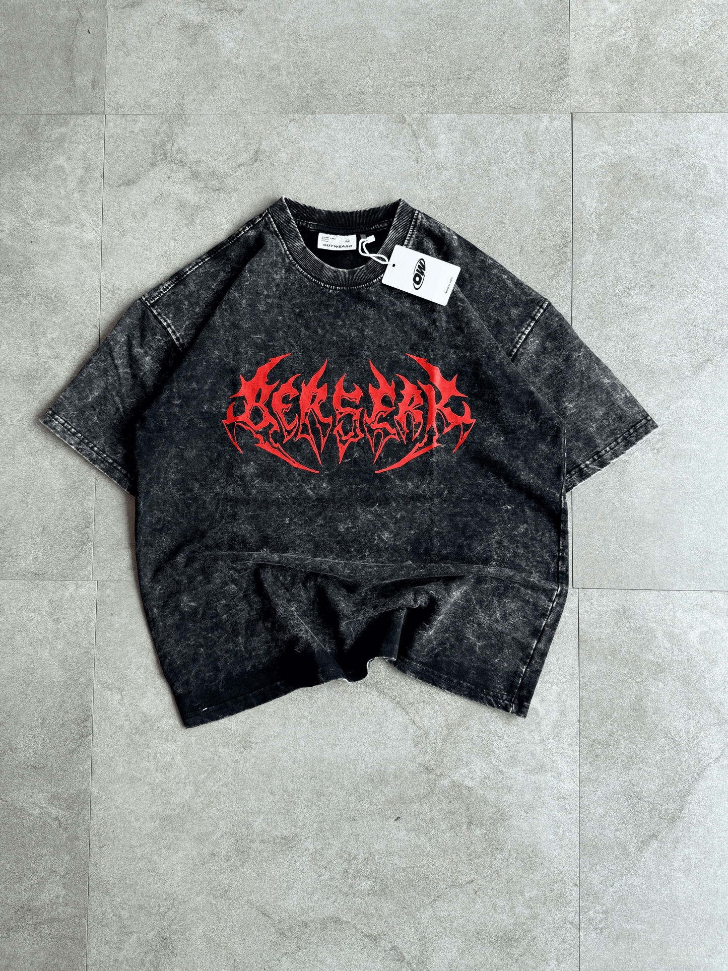 Oversized acid wash Berserk sword tshirt Black - outwearo