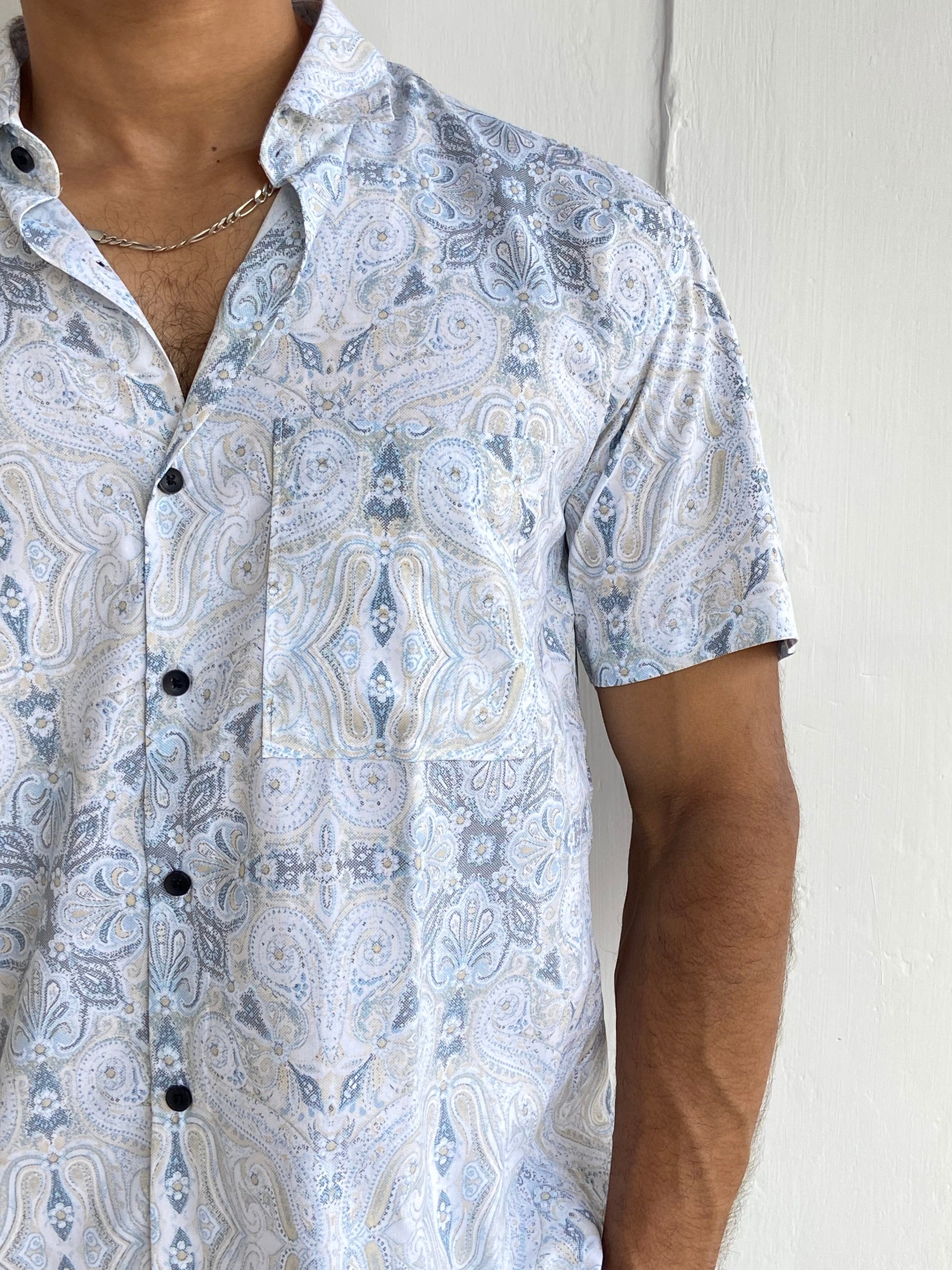 Printed White Halfsleeve shirt. – outwearo